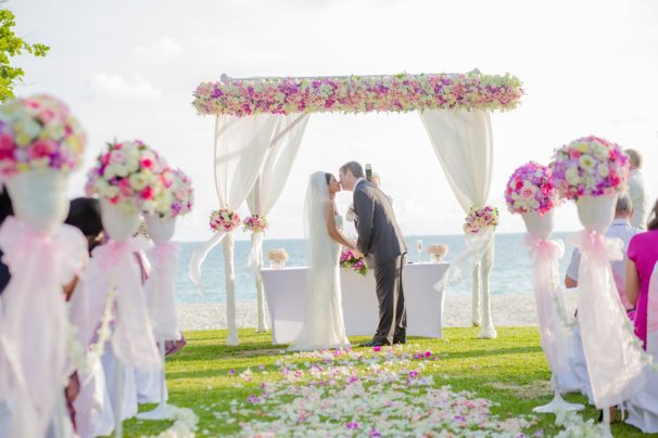 Organiser votre mariage sur la plage : 4 destinations de choix