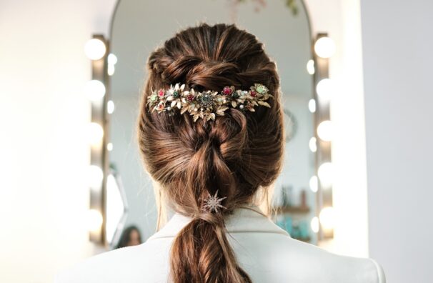 Chignon pour la mariée : tresse bohème pour un look romantique